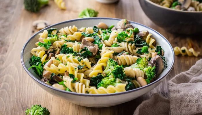 Vegan Creamy Mushroom Broccoli Pasta